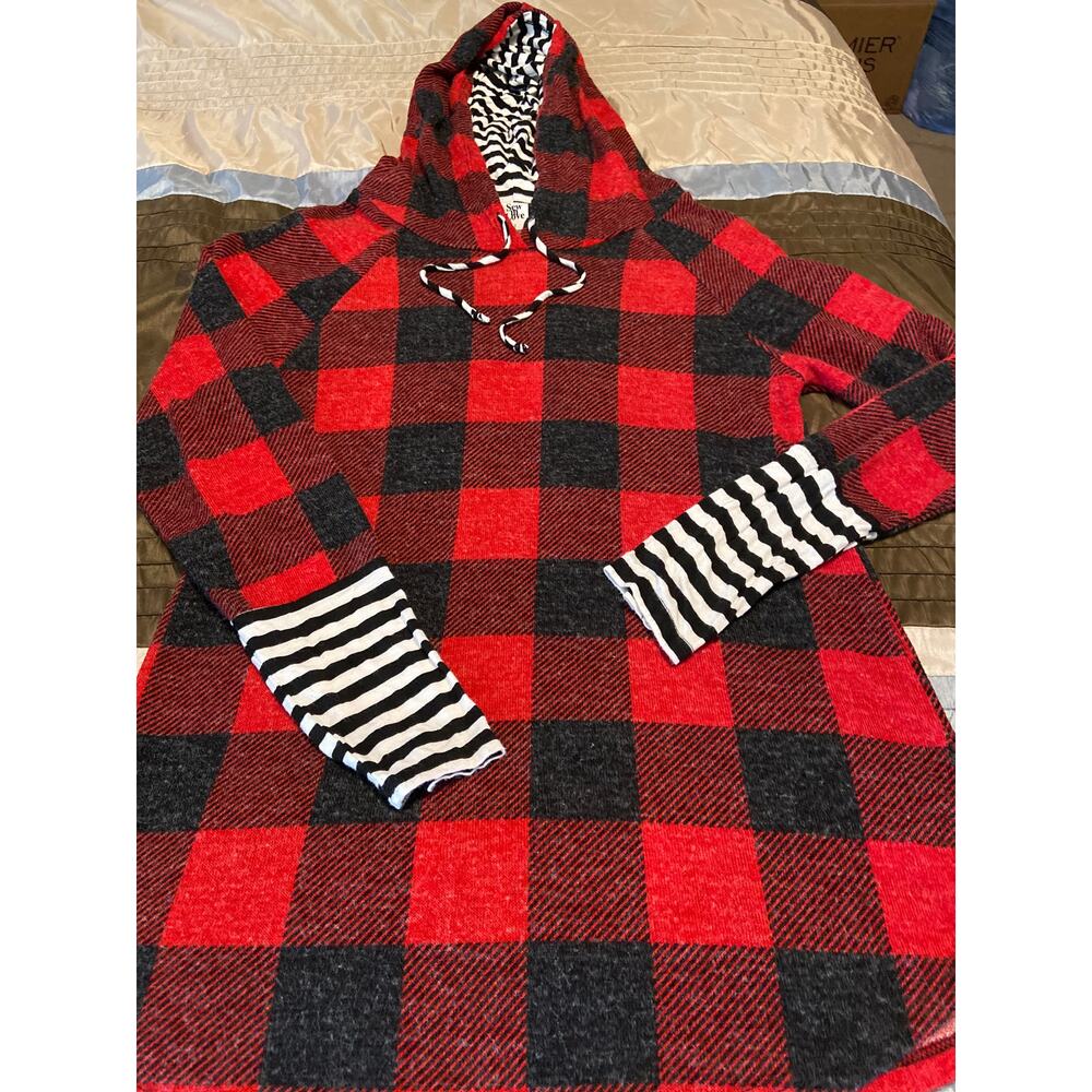 Sew in Love red and black buffalo plaid hoodie Size Small (S)